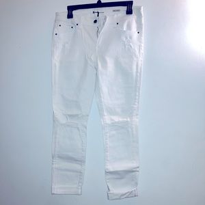 11 | White Jeans